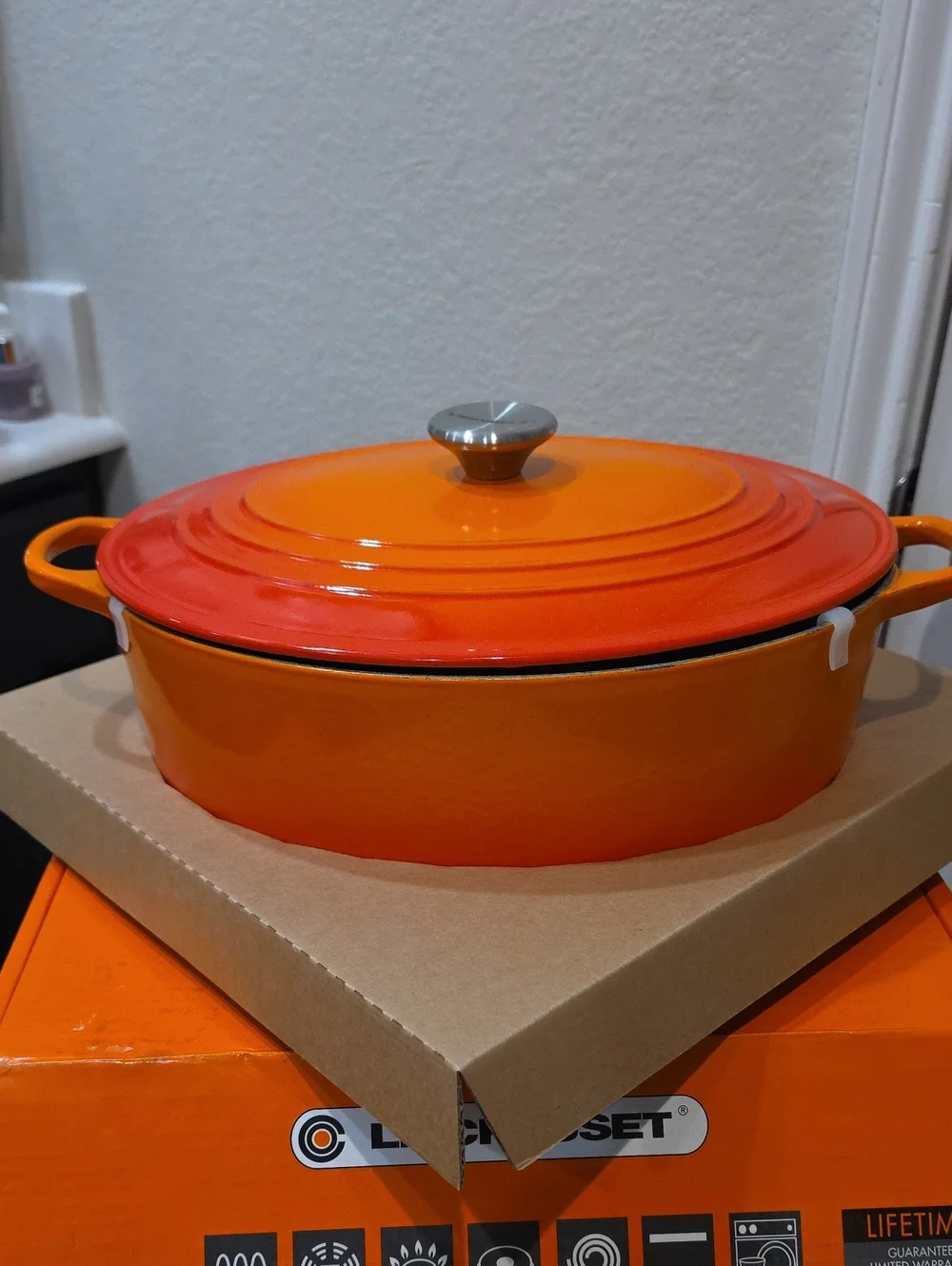 Le Creuset 8QT Enamel Cast Iron Oval Dutch Oven- Flame